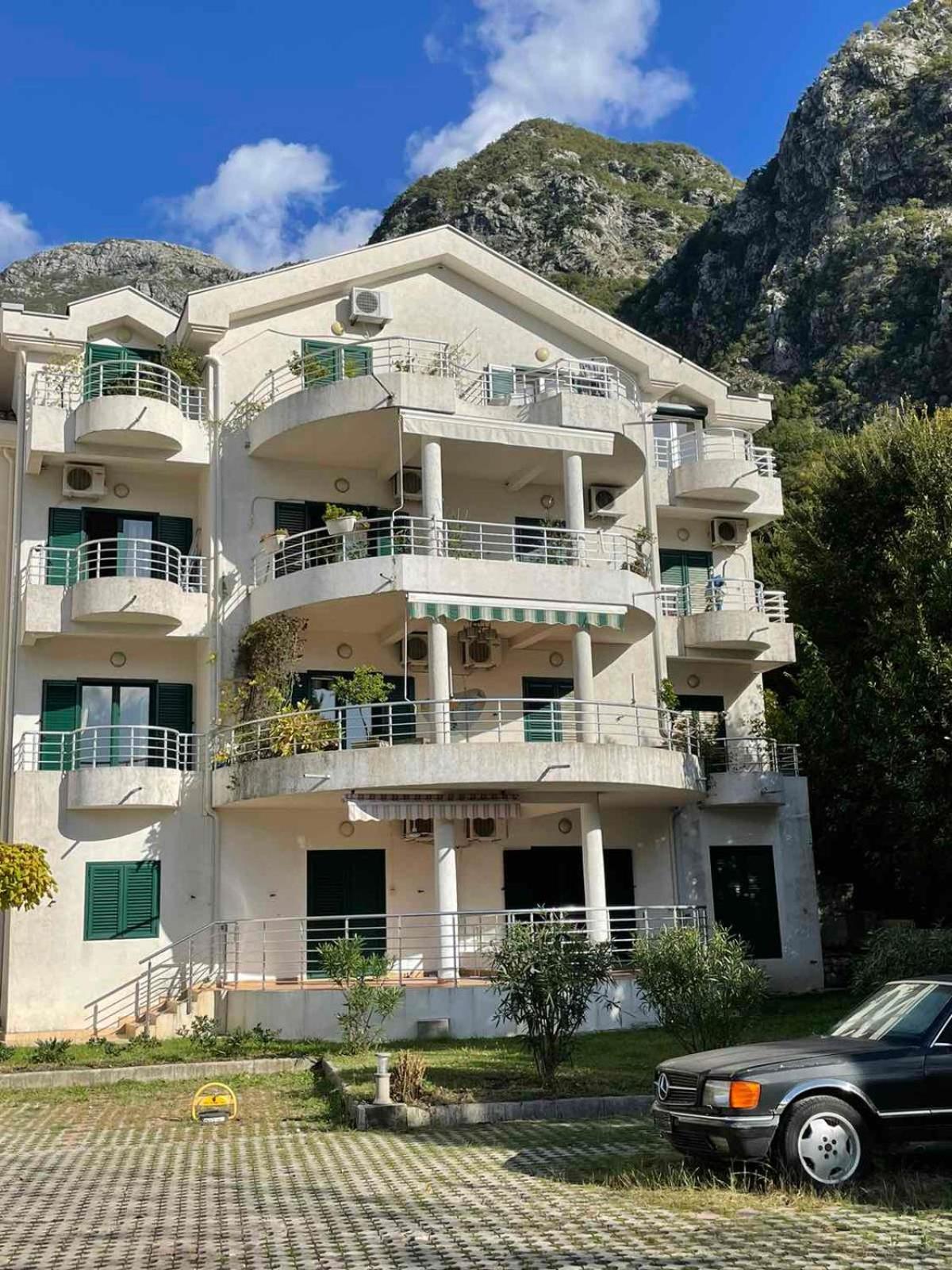 Apartman Mia Рісан Екстер'єр фото